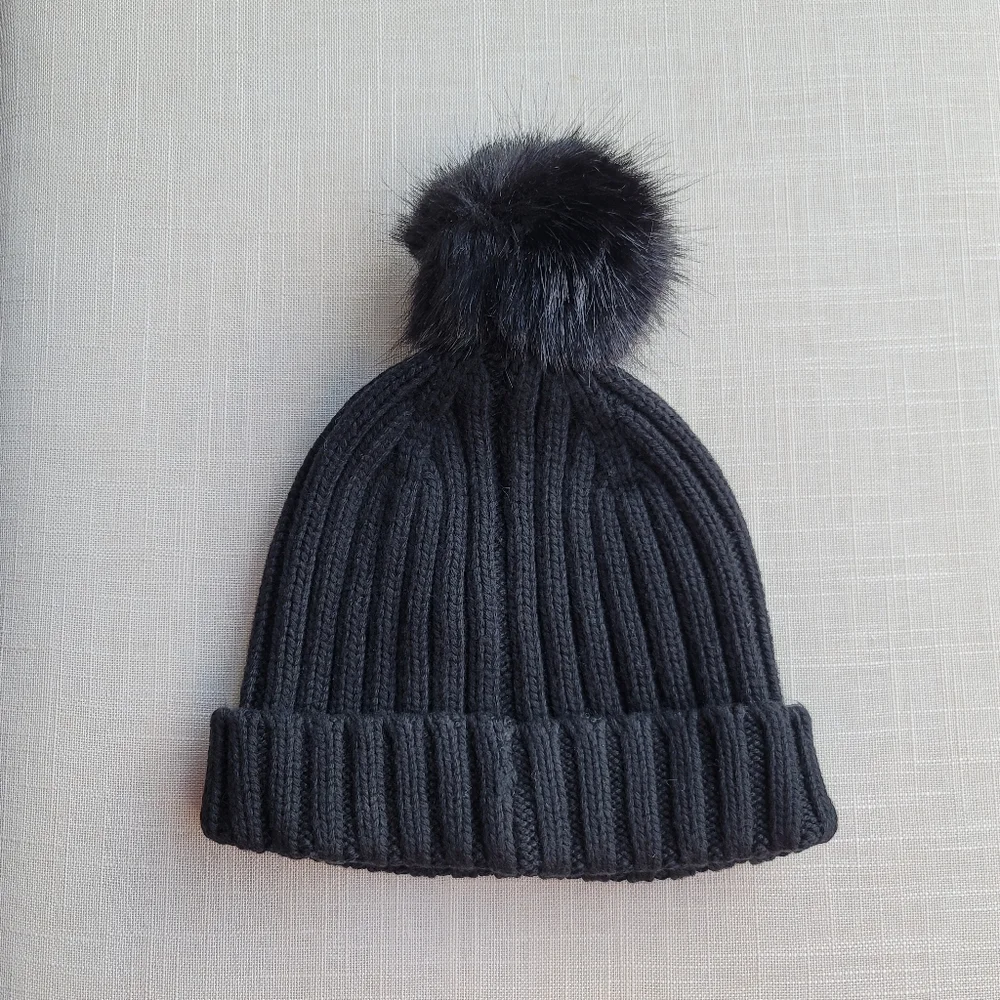 New! J Crew Black Ribbed beanie with faux-fur pom-pom Hat NWT